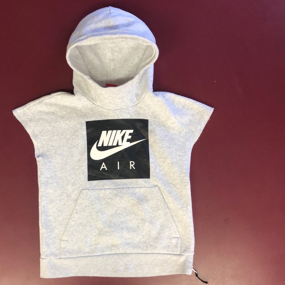 ** Like New **Nike air shirt sleeve hoodie Sz M